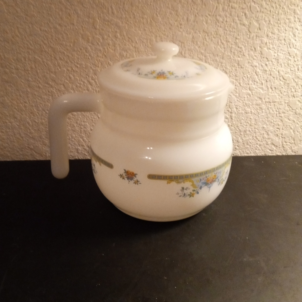 GORGEOUS VTG Arcopal France Victorian Hand Painted Opaline Glass Coffee Pot.